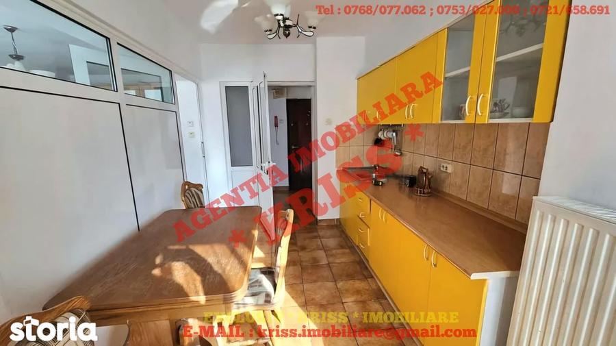 Apartament cu 3 camere decomandat în Central