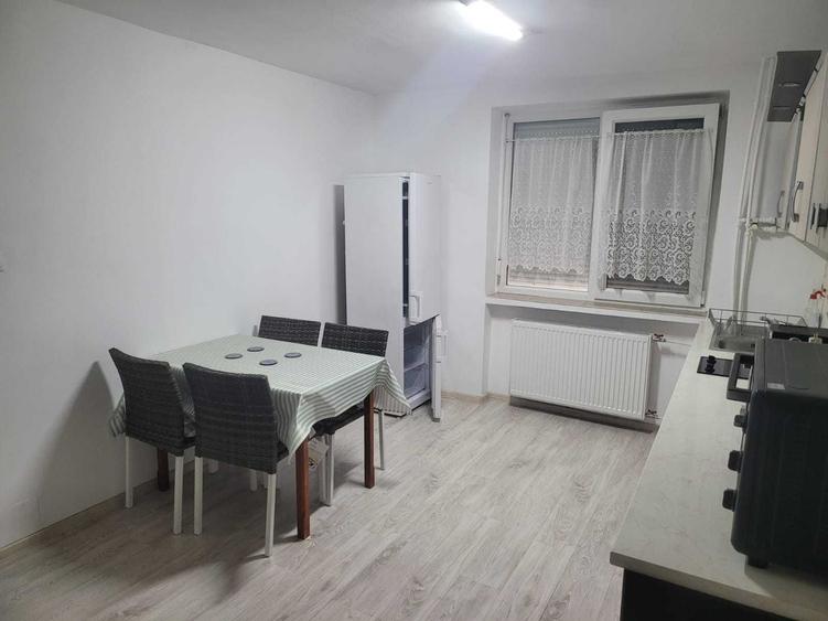 Apartament cu 2 camere semidecomandat în Cantemir
