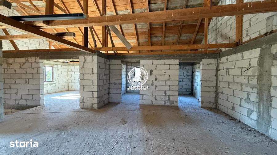 Casă cu 6 camere cu Teren 750 Mp în Ungheni