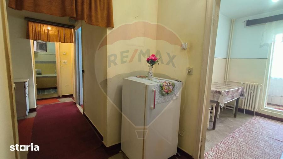 Apartament cu 3 camere decomandat în Micro 17