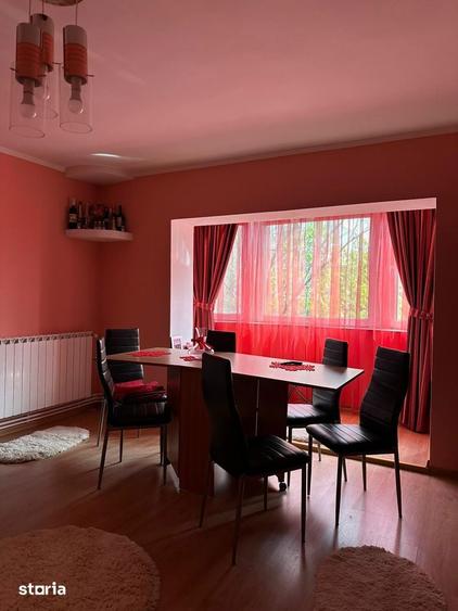 Apartament cu 3 camere decomandat în Faleza Nord