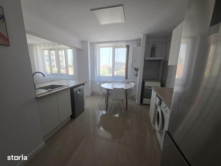 Apartament cu 3 camere semidecomandat în Ultracentral