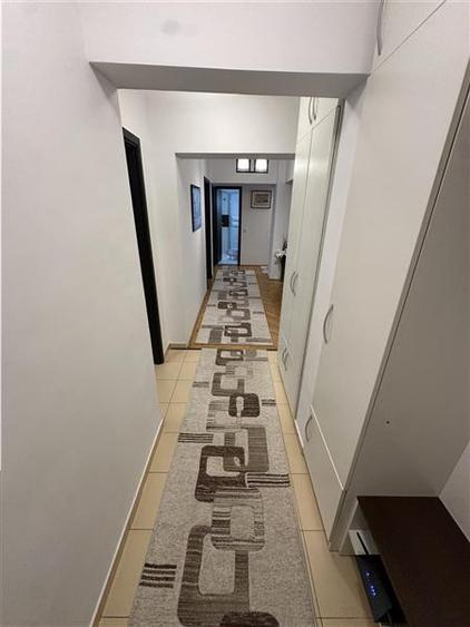 Apartament cu 4 camere decomandat în Turda