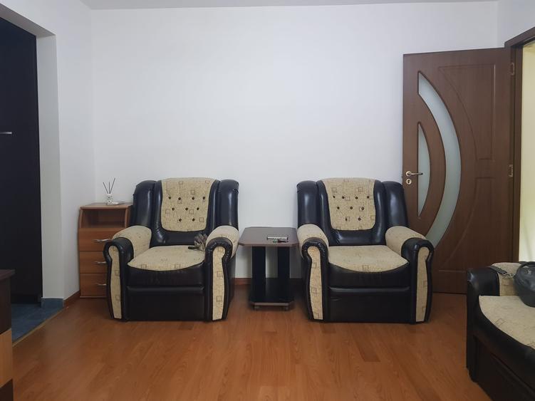 Apartament cu 2 camere semidecomandat în P-ța Reșița