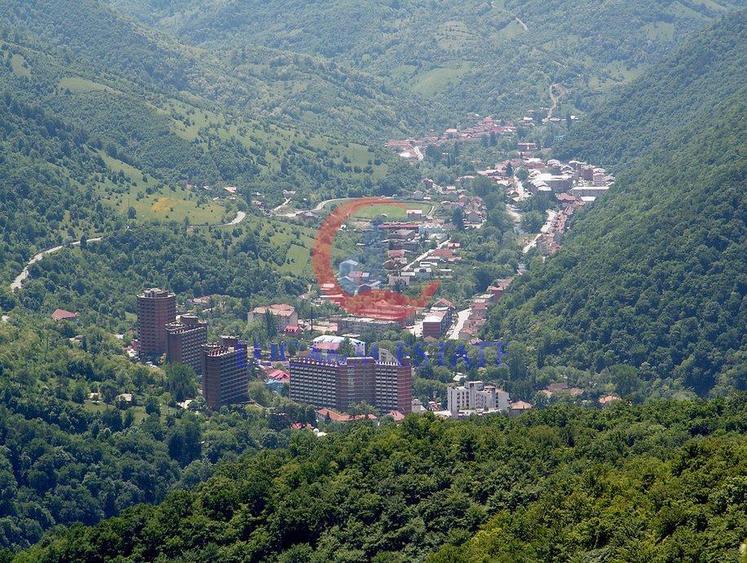 Teren intravilan de 5650 mp, în Central