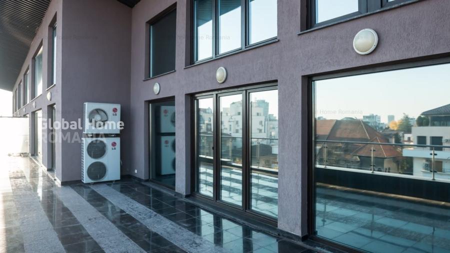 Apartament cu 6 camere decomandat în Primăverii