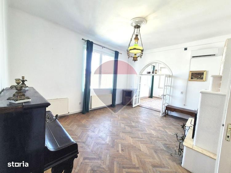 Apartament cu 4 camere în Tineretului
