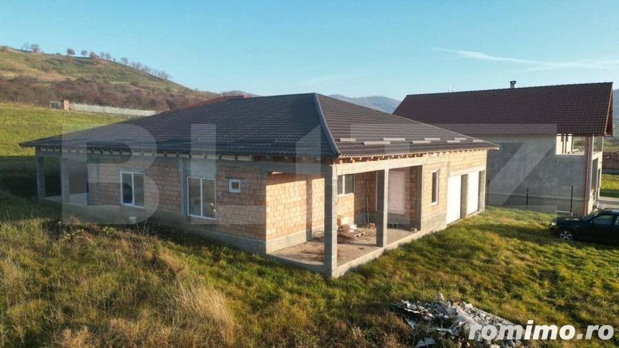 Casă cu 4 camere cu Teren 1500 Mp în Ideciu de Jos
