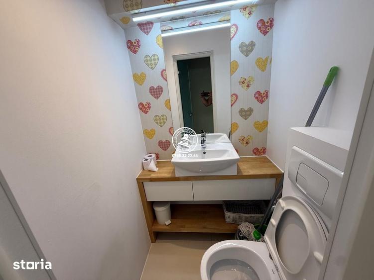 Apartament cu 4 camere semidecomandat în Tătărași