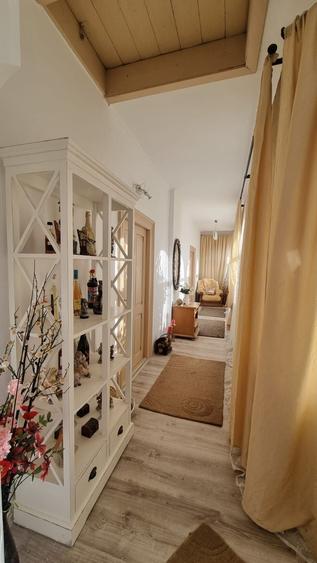Casă cu 4 camere cu Teren 1500 Mp în Stolnici
