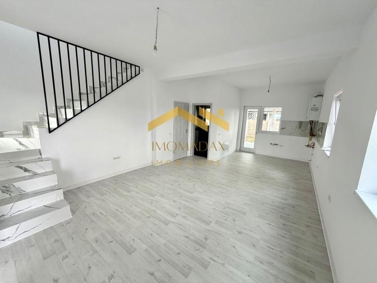 Duplex cu 3 camere cu Canalizare în Bucovăț (Remetea Mare)
