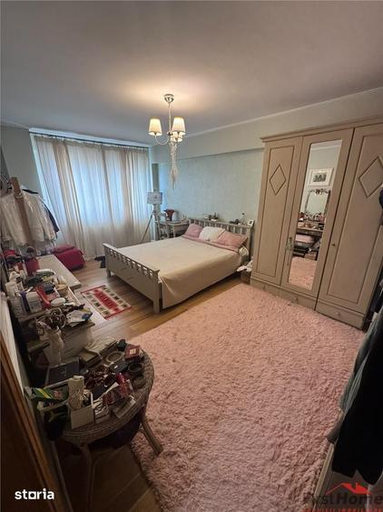 Apartament cu 4 camere decomandat în Ultracentral
