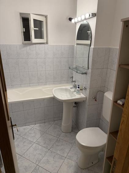 Apartament cu 2 camere decomandat în Buzaului