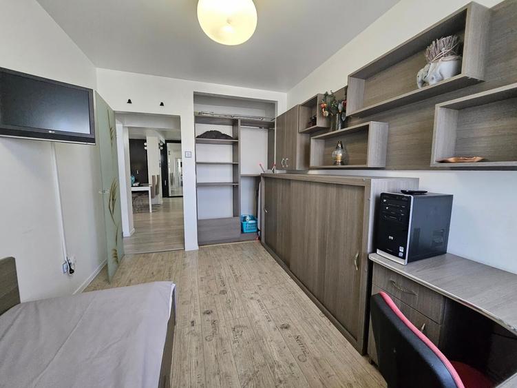 Apartament cu 3 camere decomandat în Ultracentral