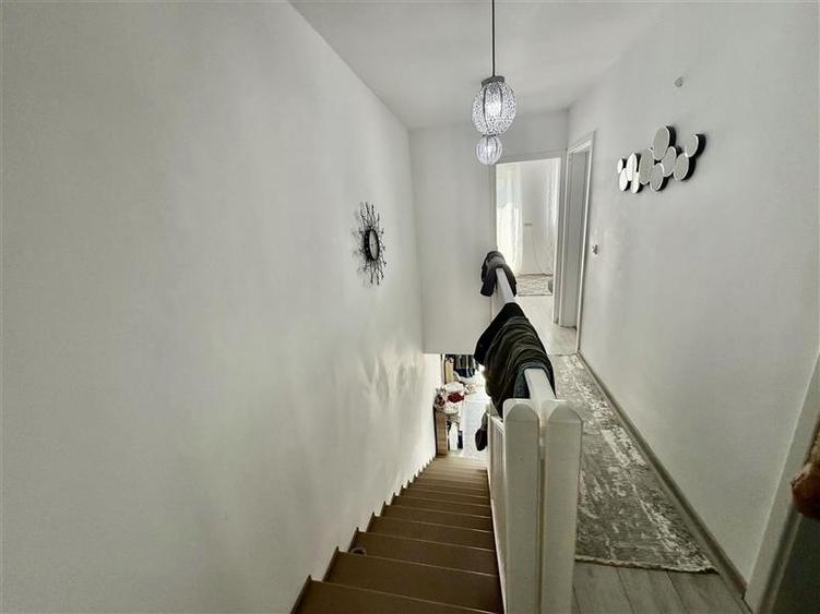Duplex cu 4 camere cu Canalizare în Vișani