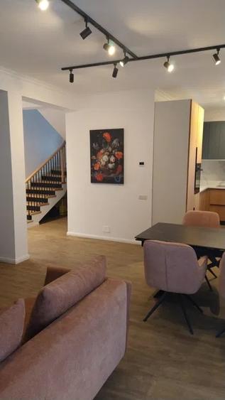 Duplex cu 5 camere cu Canalizare în Florești