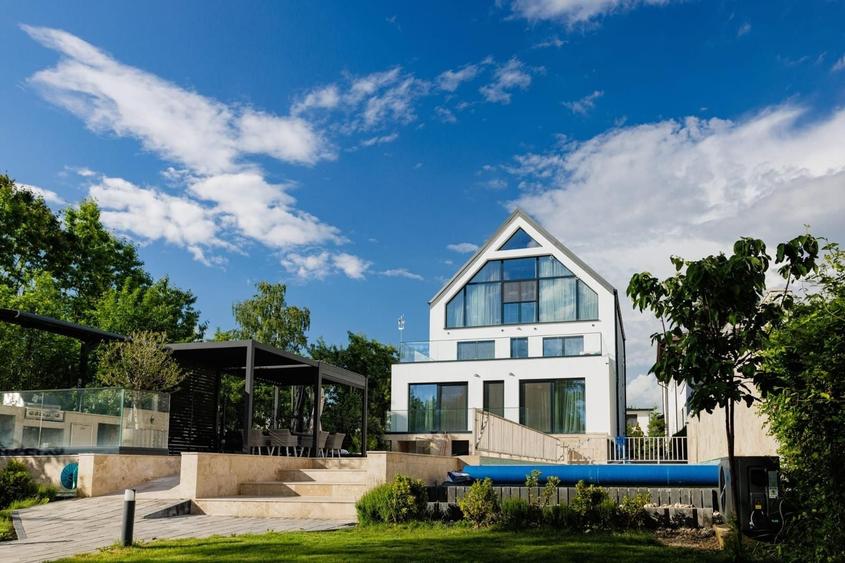 Casă individuală cu 7 camere cu Piscina în Snagov