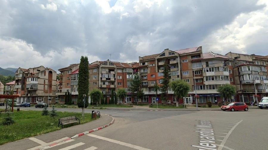 Garsonieră în Est