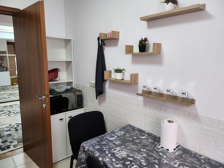 Apartament cu 2 camere decomandat, mobilat în Splaiul Unirii