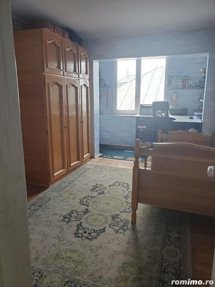 Casă cu 6 camere cu Teren 420 Mp în Pucioasa