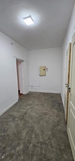 Spațiu comercial, de 102.51999664307 mp, în Zemeș