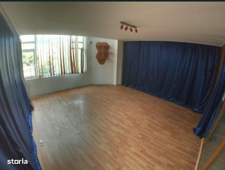 Spațiu comercial, de 30 mp, în Piața Centrală