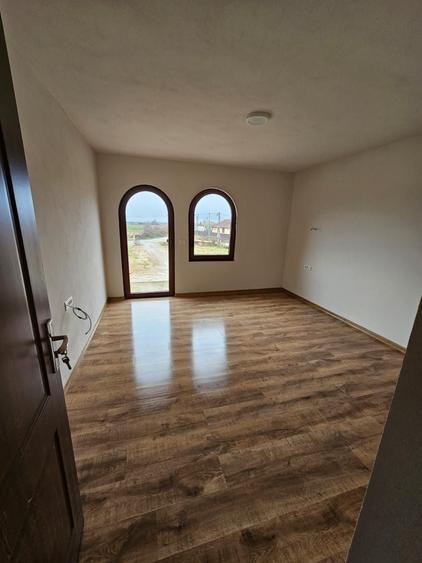 Spațiu comercial, de 150 mp, în Buntești