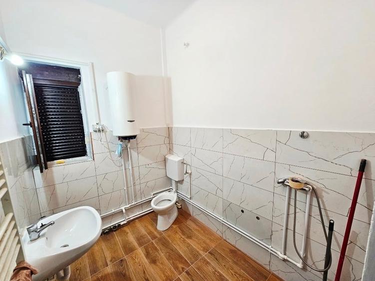 Garsonieră decomandată, mobilată în Universitate