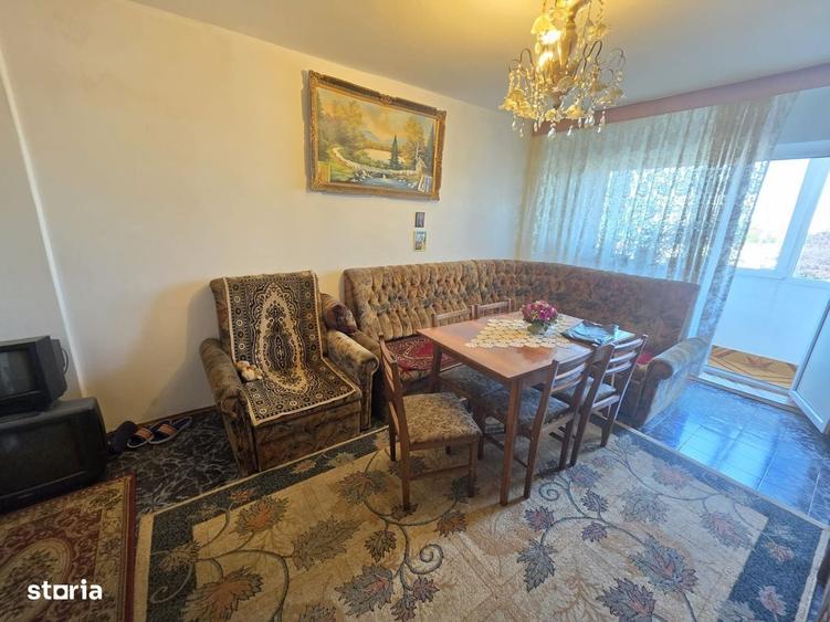 Apartament cu 2 camere semidecomandat în Craiter