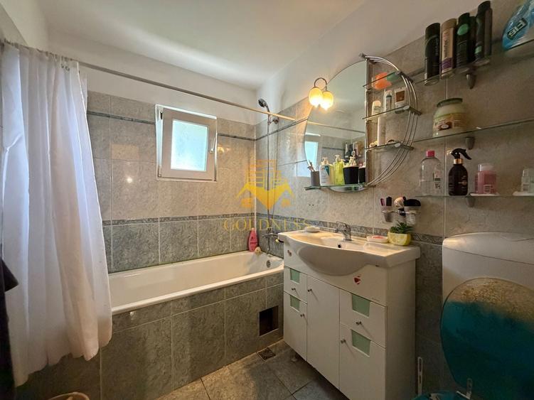 Apartament cu 3 camere semidecomandat, mobilat în Zorilor