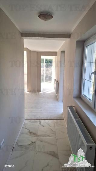 Casă cu 7 camere decomandat cu Teren 500 Mp în Crevedia