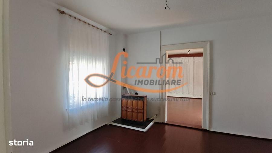 Casă cu 3 camere semidecomandat în Blumăna