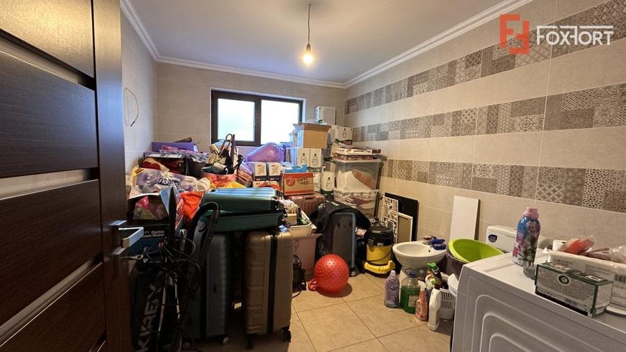 Casă individuală cu 3 camere cu Canalizare în Moșnița Nouă