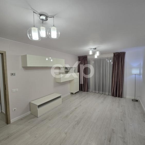 Apartament cu 3 camere decomandat, mobilat în Tractorul