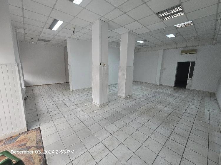 Spațiu comercial, de 120 mp, în Central