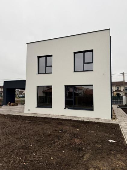 Casă individuală cu 5 camere decomandat cu Canalizare în Dumbrăvița