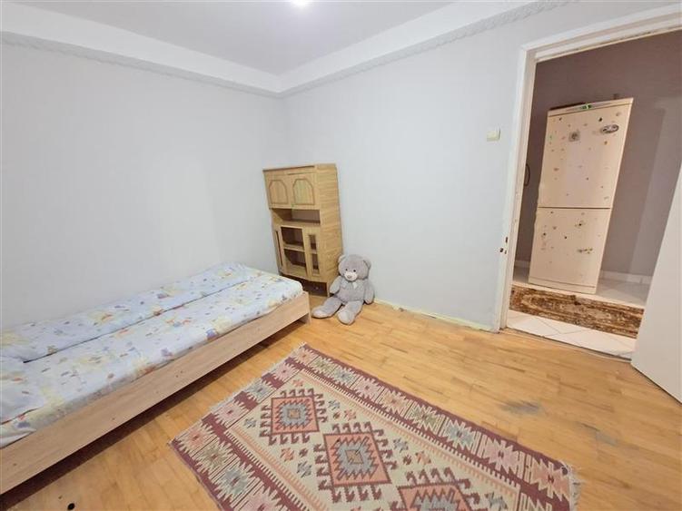 Apartament cu 3 camere decomandat în Narcisa