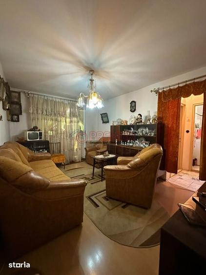 Apartament cu 3 camere decomandat în Giurgiului