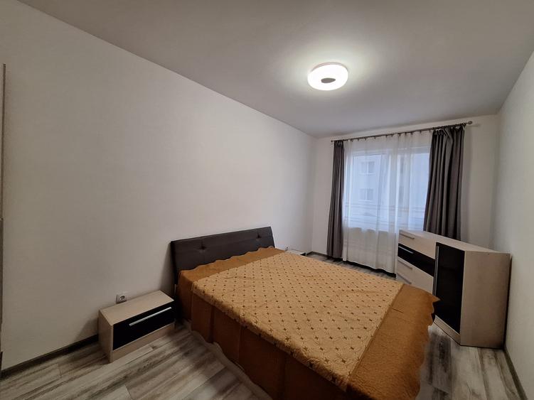 Apartament cu 2 camere semidecomandat, mobilat în Florești