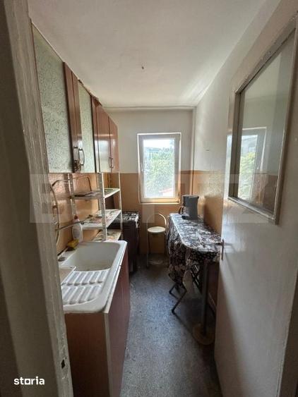 Apartament cu 3 camere semidecomandat în Micro 9