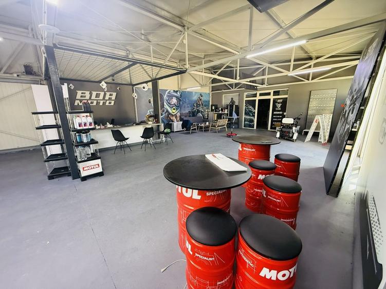 Spațiu comercial, de 234 mp, în Sacoșu Turcesc