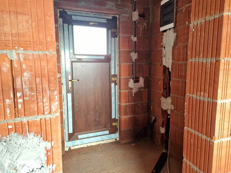 Casă individuală cu 4 camere cu Teren 500 Mp în Sântandrei