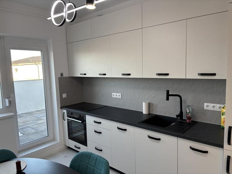 Apartament cu 2 camere decomandat în Central