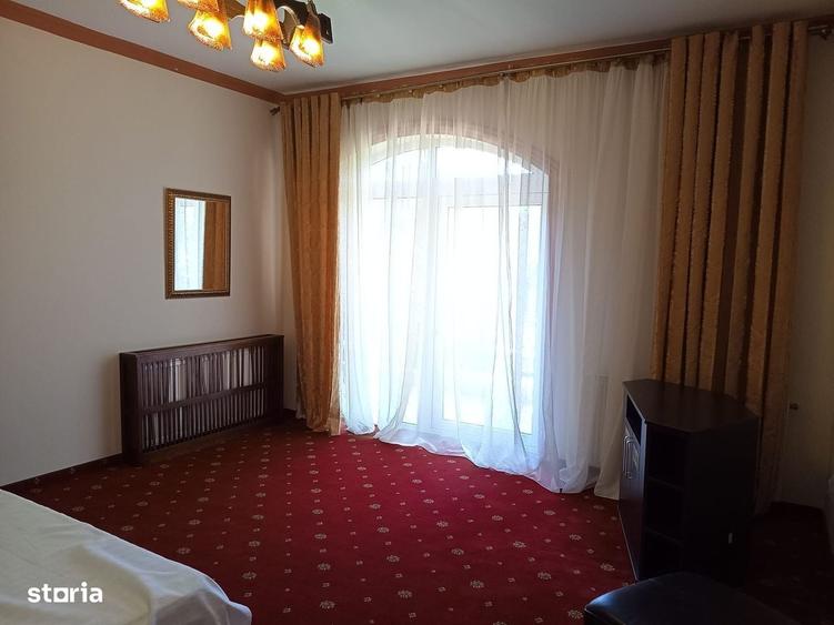 Casă cu 4 camere decomandat în Central