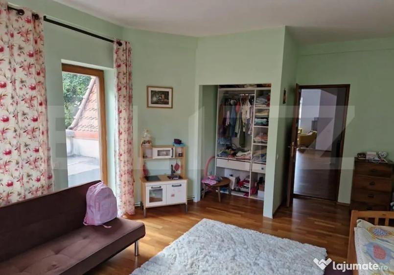 Casă cu 5 camere cu Teren 724 Mp în Ultracentral
