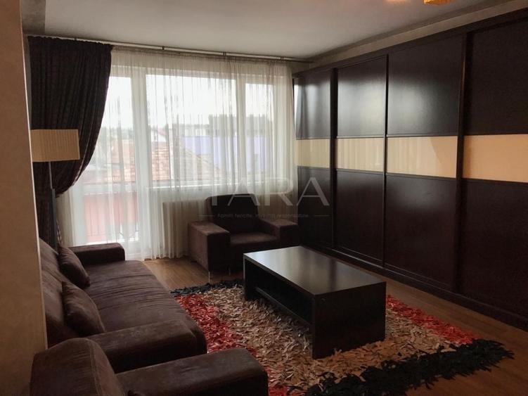 Apartament cu 2 camere semidecomandat, mobilat în Central