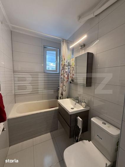 Apartament cu 4 camere semidecomandat în Central