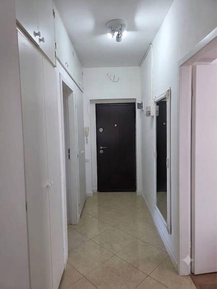 Apartament cu 2 camere decomandat în Baba Novac