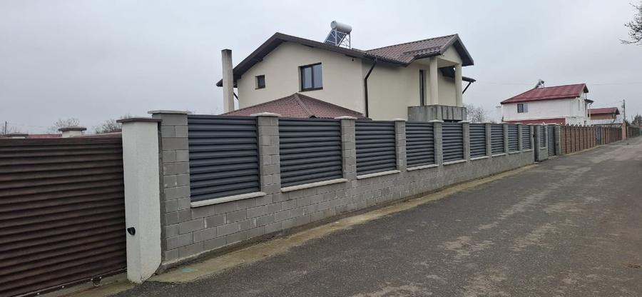 Casă individuală cu 3 camere cu Canalizare în Izvoru (Vânătorii Mici)