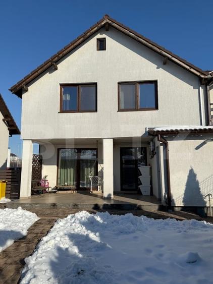 Duplex cu 4 camere cu Canalizare în Unirii